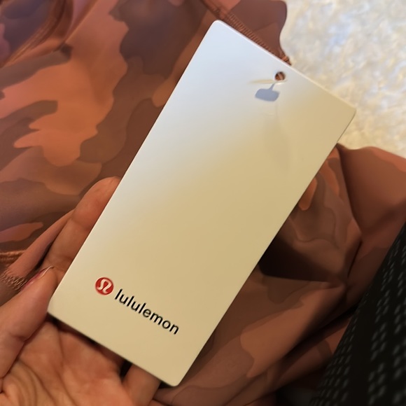 Lululemon pants wunder crop 23 size 6 - Picture 5 of 5